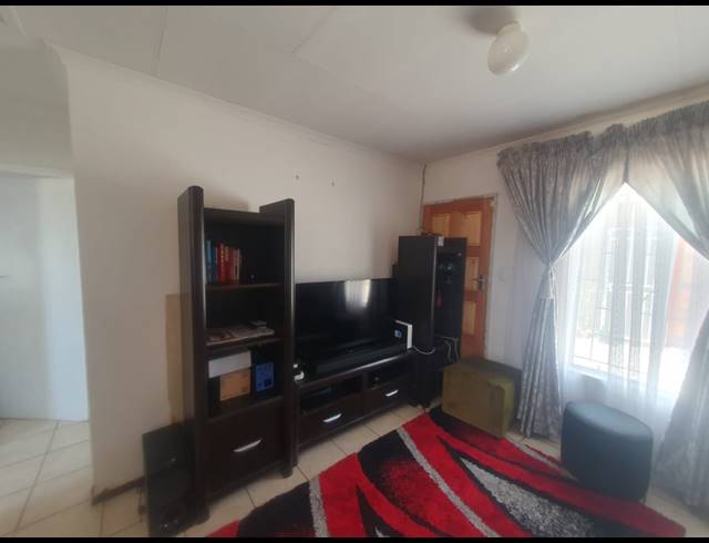 2 BEDROOM HOUSE FOR SALE IN SAVANNA CITY